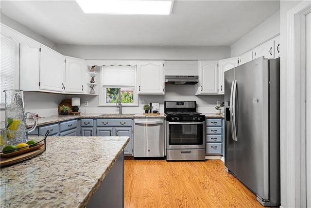 207 McCosh DR, Chesapeake, VA 23320