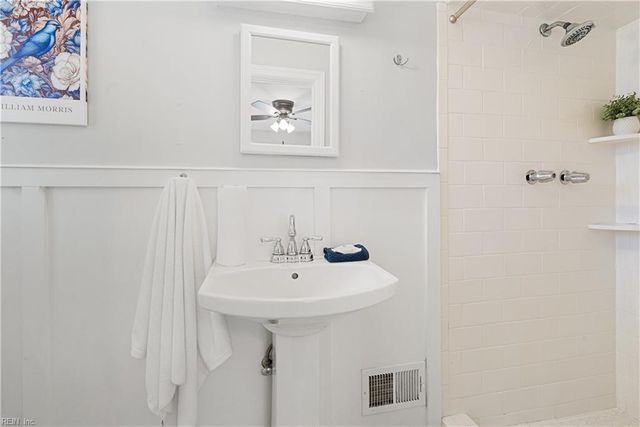 207 McCosh DR, Chesapeake, VA 23320