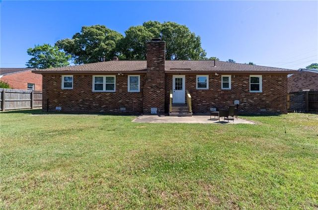 207 McCosh DR, Chesapeake, VA 23320