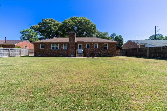 207 McCosh DR, Chesapeake, VA 23320