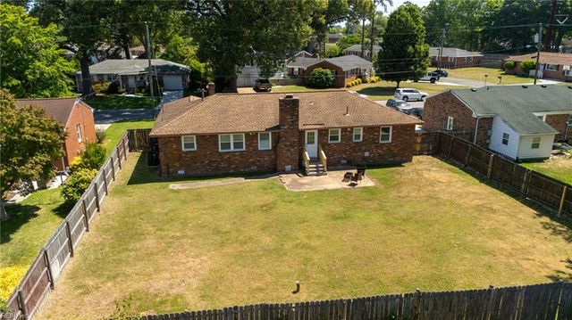 207 McCosh DR, Chesapeake, VA 23320