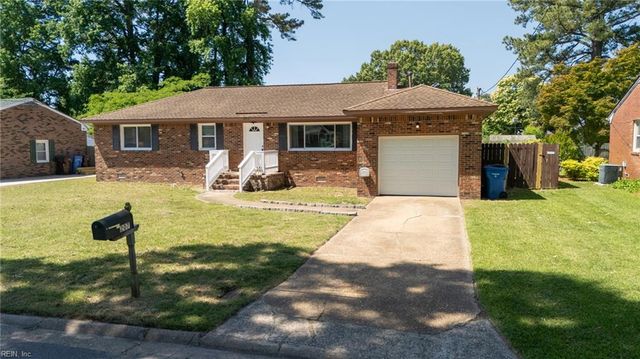207 McCosh DR, Chesapeake, VA 23320