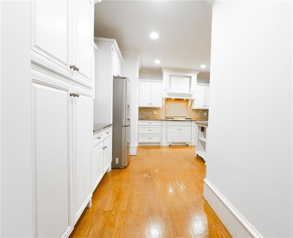 5127 Bentwater Lane SW, Lilburn, GA 30047