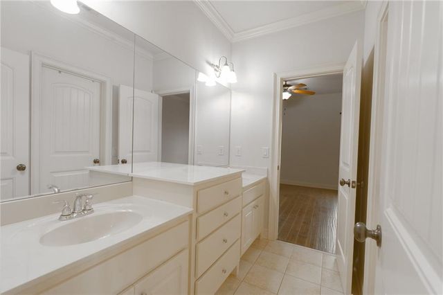 5127 Bentwater Lane SW, Lilburn, GA 30047