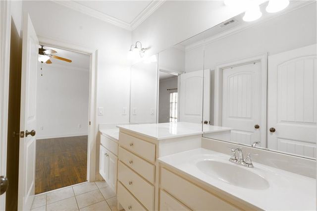 5127 Bentwater Lane SW, Lilburn, GA 30047