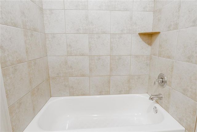 5127 Bentwater Lane SW, Lilburn, GA 30047