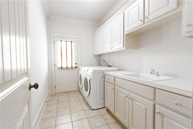 5127 Bentwater Lane SW, Lilburn, GA 30047