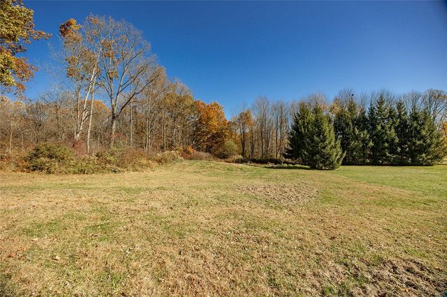 198 W Drive Rd, Plain Grove Twp, PA 16156