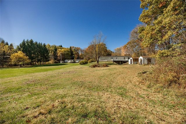 198 W Drive Rd, Plain Grove Twp, PA 16156