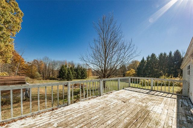 198 W Drive Rd, Plain Grove Twp, PA 16156