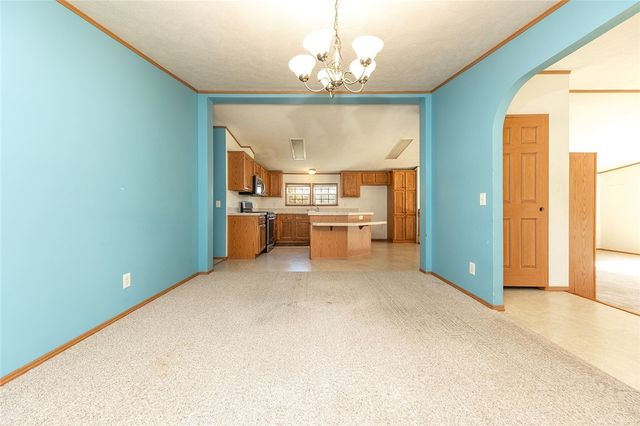 198 W Drive Rd, Plain Grove Twp, PA 16156