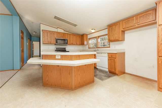 198 W Drive Rd, Plain Grove Twp, PA 16156