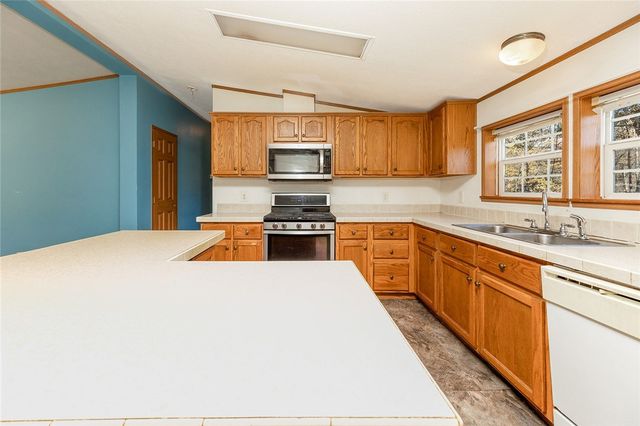 198 W Drive Rd, Plain Grove Twp, PA 16156