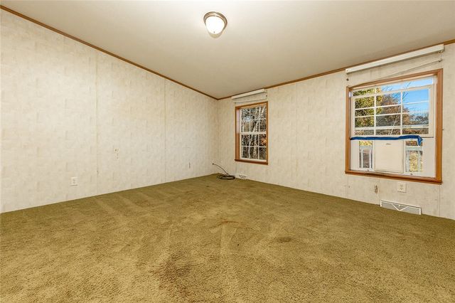 198 W Drive Rd, Plain Grove Twp, PA 16156