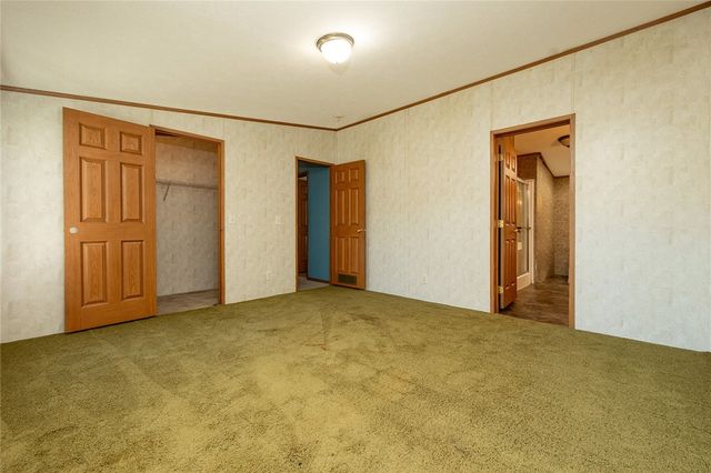 198 W Drive Rd, Plain Grove Twp, PA 16156