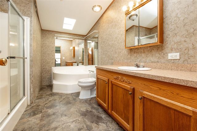 198 W Drive Rd, Plain Grove Twp, PA 16156