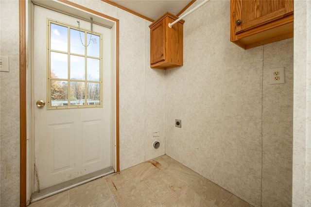 198 W Drive Rd, Plain Grove Twp, PA 16156