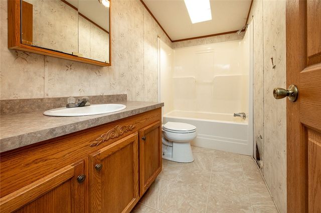 198 W Drive Rd, Plain Grove Twp, PA 16156