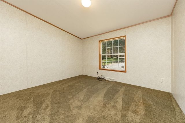 198 W Drive Rd, Plain Grove Twp, PA 16156