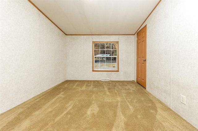 198 W Drive Rd, Plain Grove Twp, PA 16156