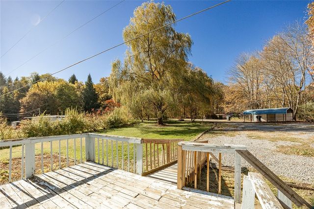 198 W Drive Rd, Plain Grove Twp, PA 16156