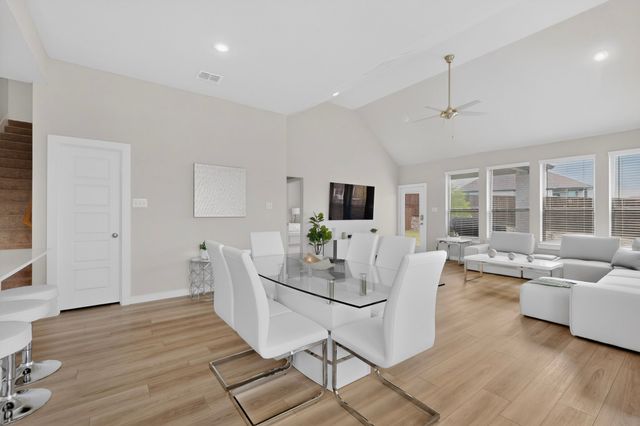 655 Southern Hills Drive, Red Oak, TX 75154