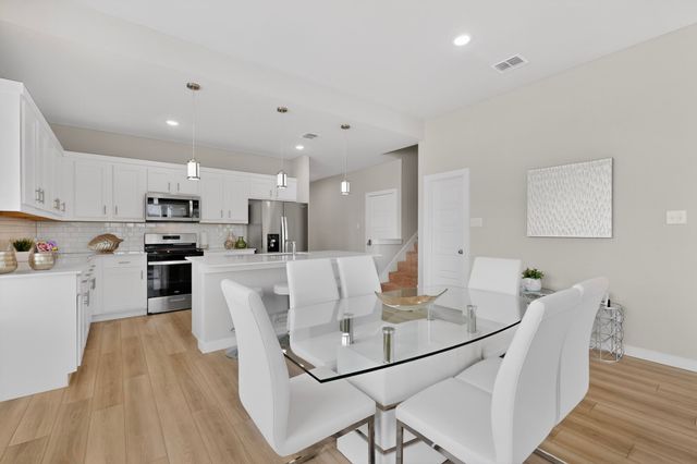 655 Southern Hills Drive, Red Oak, TX 75154