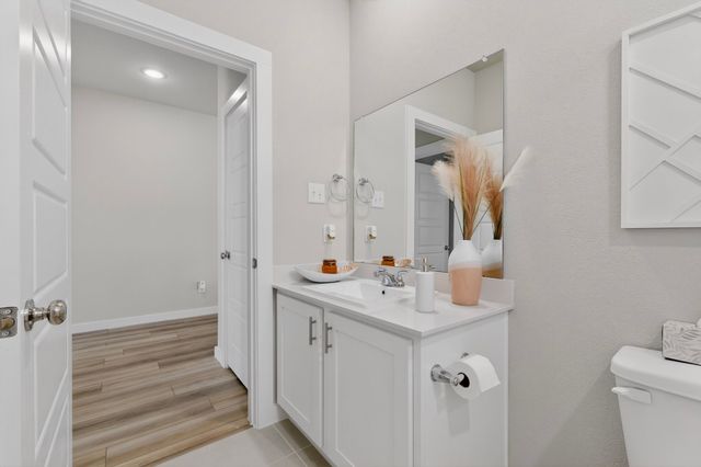 655 Southern Hills Drive, Red Oak, TX 75154