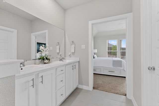 655 Southern Hills Drive, Red Oak, TX 75154