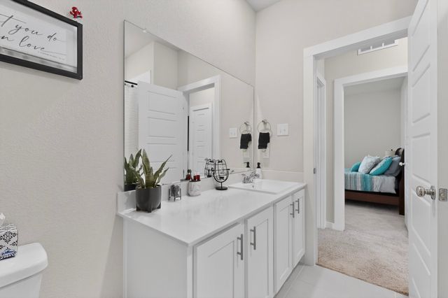 655 Southern Hills Drive, Red Oak, TX 75154