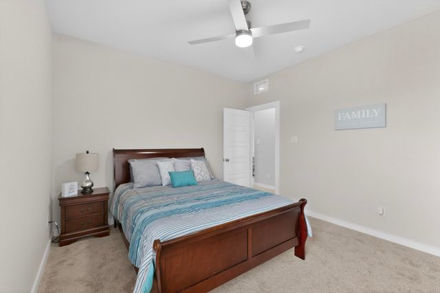 655 Southern Hills Drive, Red Oak, TX 75154