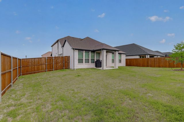 655 Southern Hills Drive, Red Oak, TX 75154