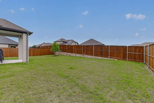 655 Southern Hills Drive, Red Oak, TX 75154