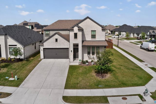 655 Southern Hills Drive, Red Oak, TX 75154