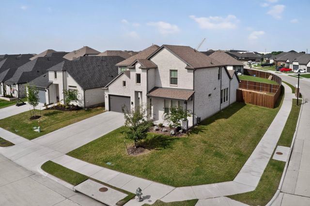 655 Southern Hills Drive, Red Oak, TX 75154