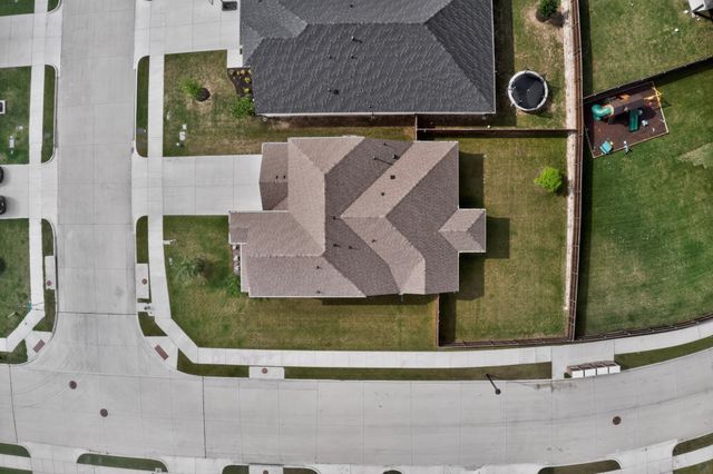655 Southern Hills Drive, Red Oak, TX 75154