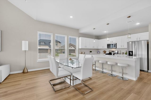 655 Southern Hills Drive, Red Oak, TX 75154