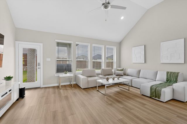 655 Southern Hills Drive, Red Oak, TX 75154