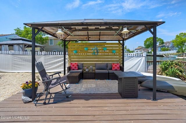 24 W Mohawk Drive, Little Egg Harbor, NJ 08087