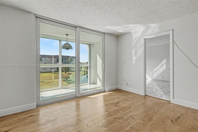2831 Sunrise Lakes Drive E 204, Sunrise, FL 33322