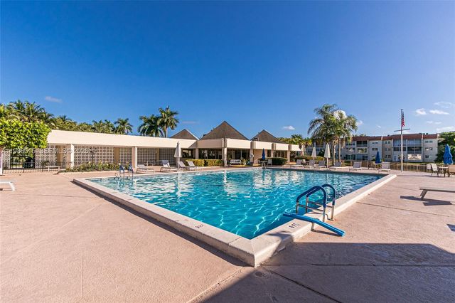 2831 Sunrise Lakes Drive E 204, Sunrise, FL 33322