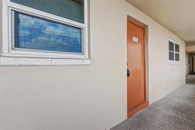 2831 Sunrise Lakes Drive E 204, Sunrise, FL 33322