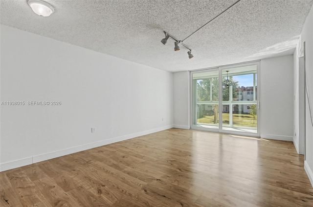 2831 Sunrise Lakes Drive E 204, Sunrise, FL 33322