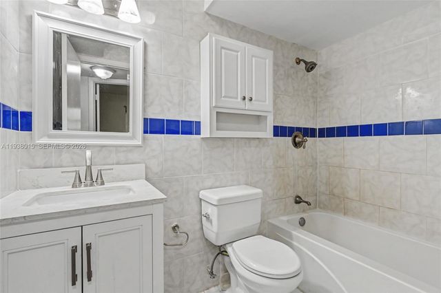 2831 Sunrise Lakes Drive E 204, Sunrise, FL 33322