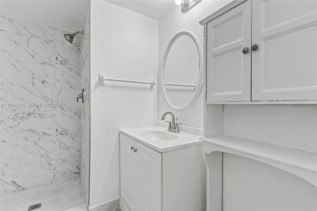 2831 Sunrise Lakes Drive E 204, Sunrise, FL 33322