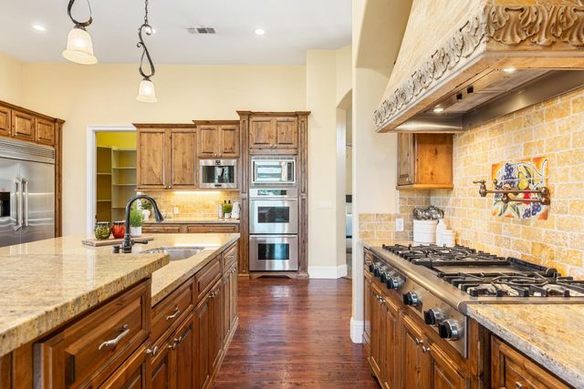 640 Lakeridge Dr, Auburn, CA 95603