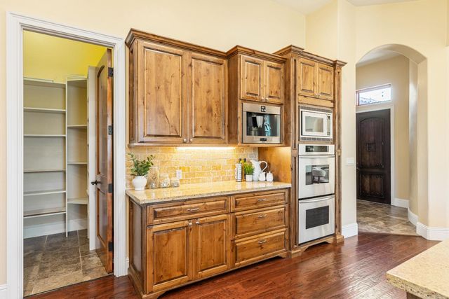 640 Lakeridge Dr, Auburn, CA 95603