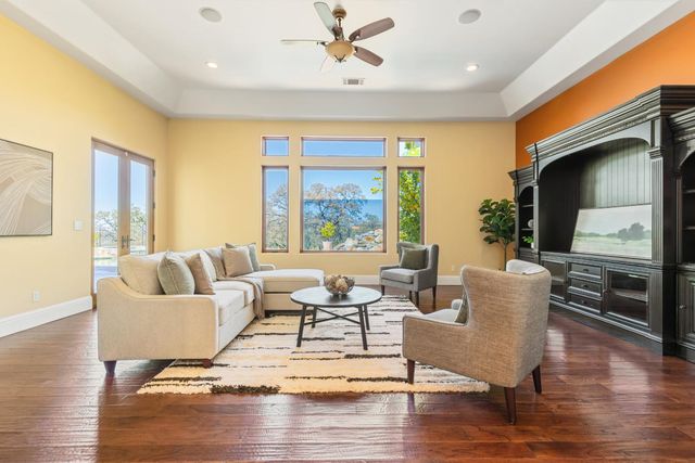 640 Lakeridge Dr, Auburn, CA 95603