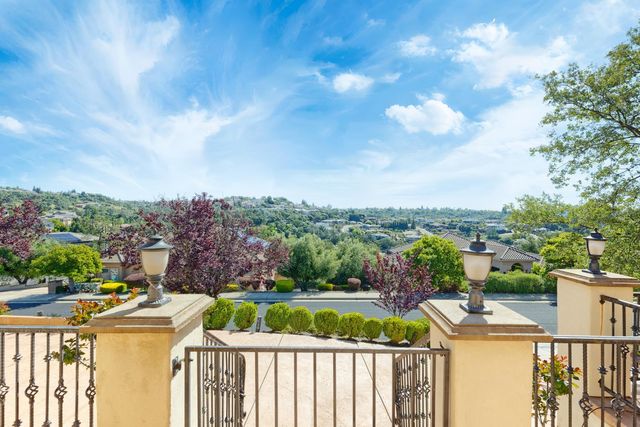 640 Lakeridge Dr, Auburn, CA 95603