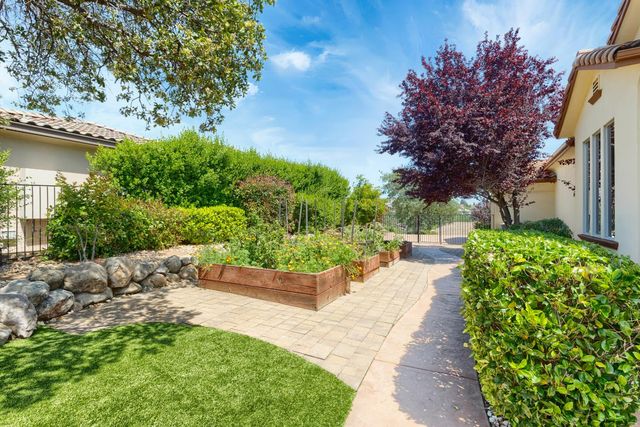 640 Lakeridge Dr, Auburn, CA 95603